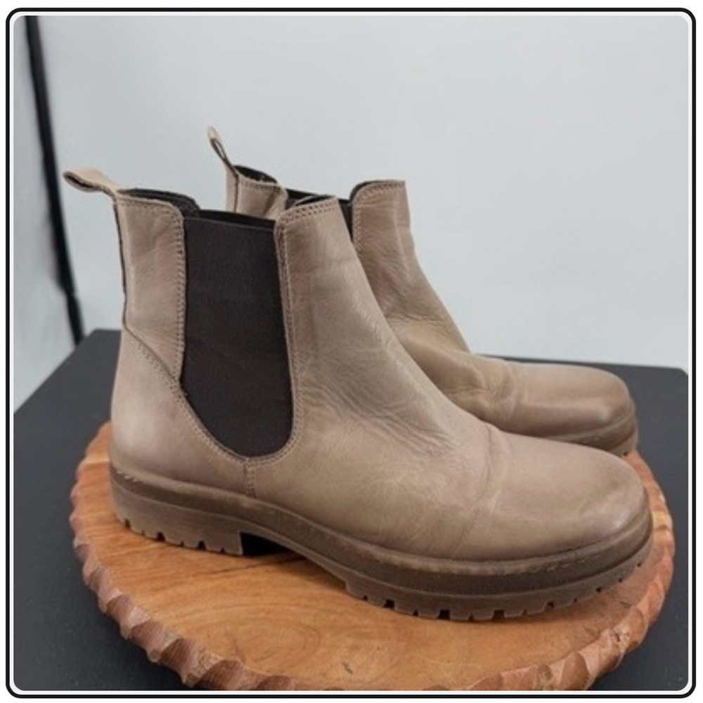 Mix Mooz Tan Chelsea Boots